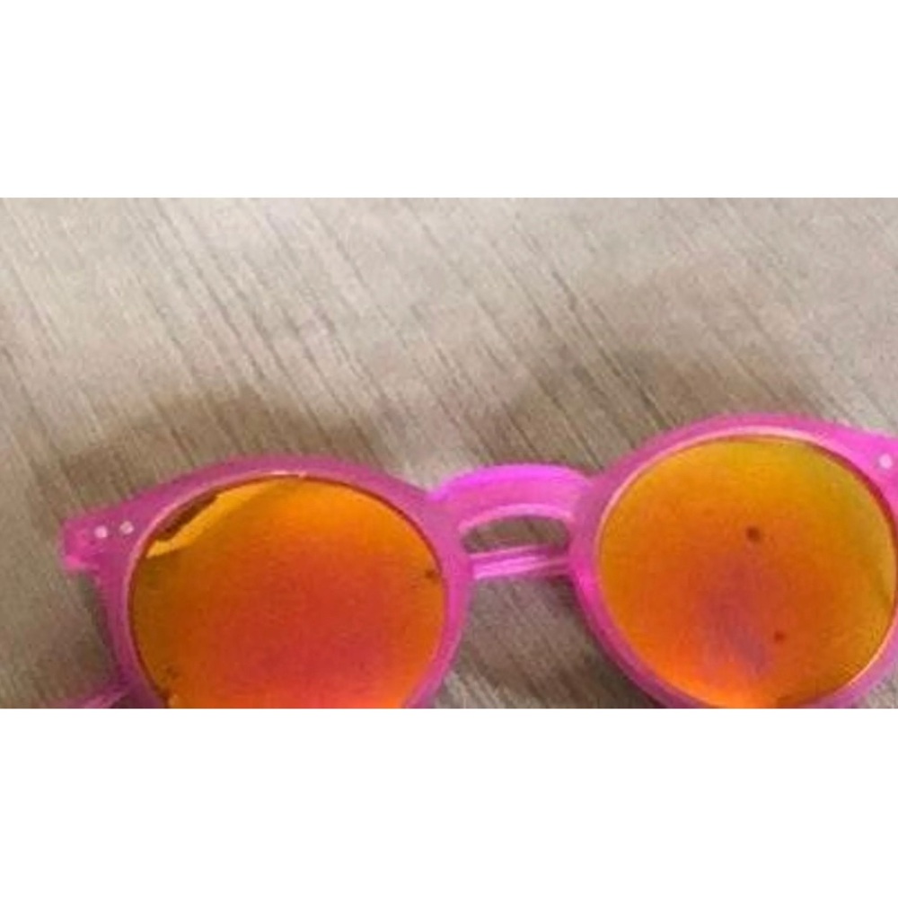 Pink Reflective Sunglasses - Picture 3 of 4